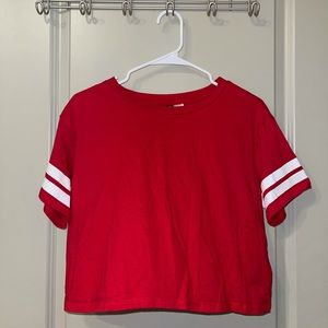 red crop tee